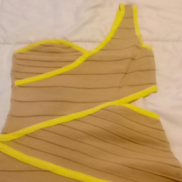 Clothes - Picture 2 of 4